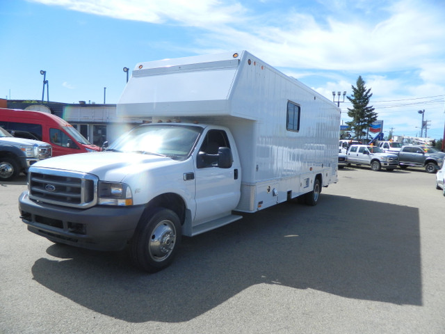 2003 Ford XLT F-550 INTERCONTINENTAL BODY/ UTILITY HAS ONLY 19 3 in Cars & Trucks in Edmonton