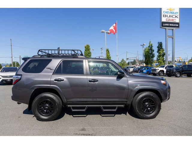 2021 Toyota 4Runner 4X4 7-Passenger | Sunroof, Heated Seats, Tow in Cars & Trucks in Nanaimo - Image 3