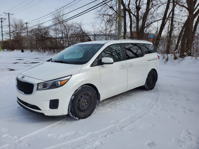 2016 Kia Sedona LX 8 SEATS GREAT CONDITION in Cars & Trucks in City of Montréal - Image 2