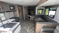 Palomino Trailer PAT294DBHS- Welcome to your new home away from home, where the whole families comfo... (image 7)