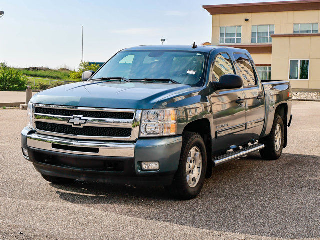 2010 Chevrolet Silverado 1500 LT 5.3L in Cars & Trucks in Strathcona County - Image 4