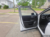 Recent Arrival! 2022 Mitsubishi Outlander LE 2.5L 4-Cylinder DOHC 4WD 4WD, 3rd row seats: split-benc... (image 9)