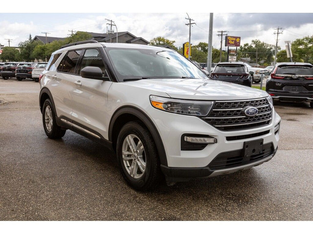 2023 Ford Explorer XLT 4WD | LEATHER | SUNROOF | REMOTE START |  in Cars & Trucks in Winnipeg - Image 2