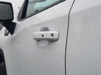 Engine: 5.3L 8cyl. L/100Km City: 0.0 L/100Km Hwy: 0.0 Safety Equipment Airbags, Dual-stage frontal a... (image 7)
