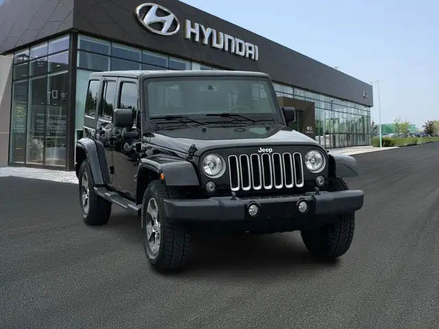 2017 Jeep Wrangler Unlimited Sahara in Cars & Trucks in Oshawa / Durham Region - Image 4
