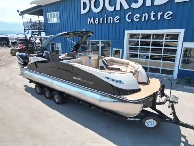 This 2017 Harris 250 Crowne is a premium pontoon boat that sets a new standard in luxury and perform...