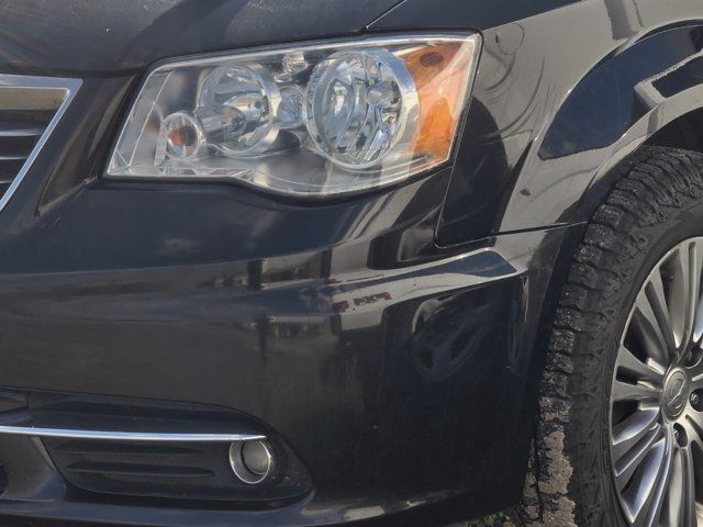 2016 Chrysler Town & Country Touring in Cars & Trucks in Grande Prairie - Image 4