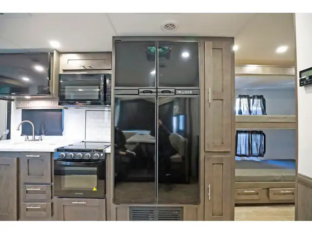2024 Forest River Georgetown 3 Series 33B3 bunk bed 2024 Classe  in RVs & Motorhomes in Laval / North Shore - Image 13