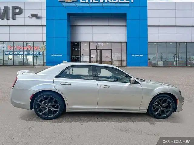 2022 Chrysler 300 S | Leather | Sunroof | Remote Start in Cars & Trucks in Saskatoon - Image 3