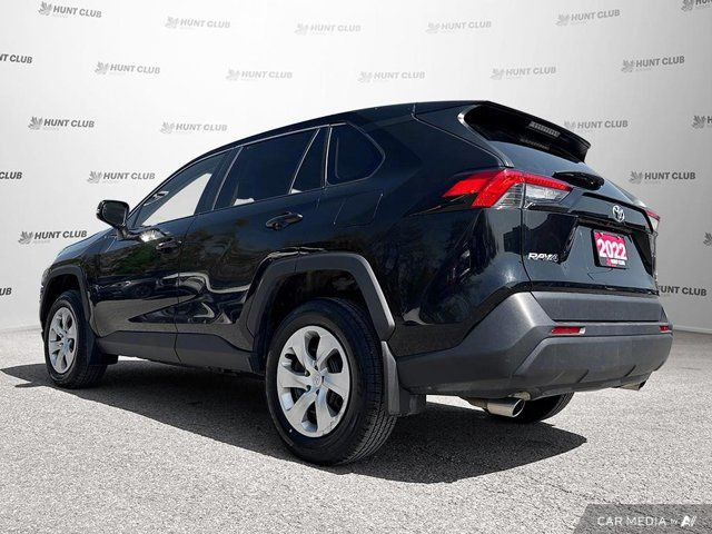 2022 Toyota RAV4 LE in Cars & Trucks in Ottawa - Image 4
