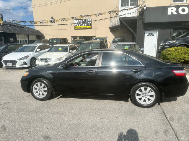 2009 Toyota Camry Hybrid in Cars & Trucks in City of Toronto - Image 2