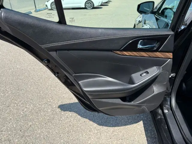 2016 Nissan Maxima Platinum in Cars & Trucks in Calgary - Image 12