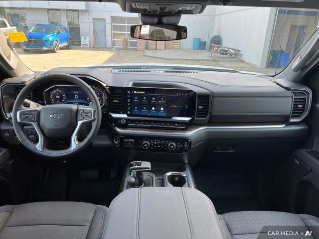 2025 Chevrolet Silverado 1500 RST 4WD Crew Cab | Dark in Cars & Trucks in Strathcona County - Image 4