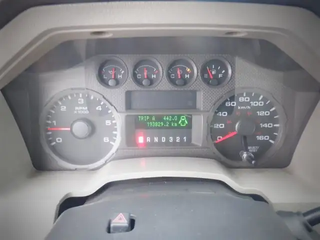 2008 ford F-550 Dump Box 2WD in Heavy Trucks in Richmond - Image 30