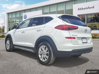 This Hyundai Tucson delivers a Regular Unleaded I-4 2.0 L/122 engine powering this Automatic transmi... (image 2)