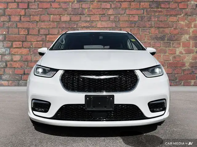 2023 Chrysler Pacifica Touring L in Cars & Trucks in Dartmouth - Image 9