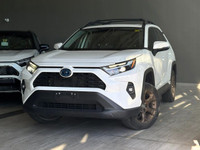 ADAPTIVE CRUISE CONTROL, HEATED FRONT SEATS, POWER LIFTGATE Mulling over the addition of a hybrid to... (image 3)