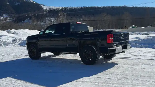 2017 GMC Sierra 1500 SLE 5.3L V8, Rims, Tires, Level in Cars & Trucks in Cranbrook - Image 9