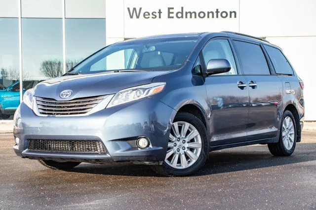 2017 Toyota Sienna XLE 7-Pass AWD | LEATHER | SUNROOF
