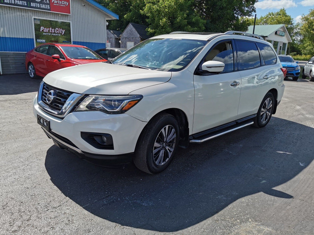 2017 Nissan Pathfinder SL 4WD in Cars & Trucks in Belleville