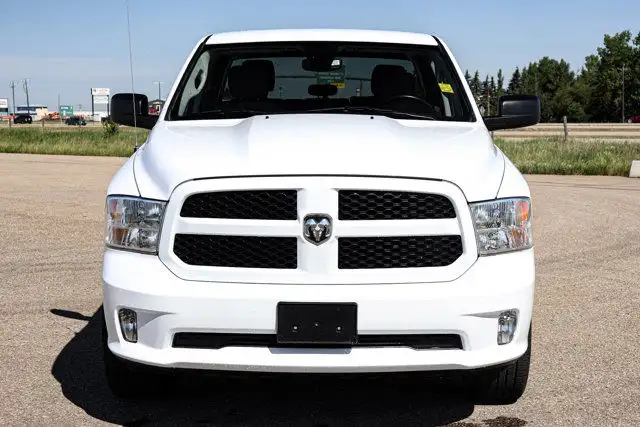 2023 Ram 1500 Classic Express dans Autos et camions dans Comté de Strathcona - Image 8