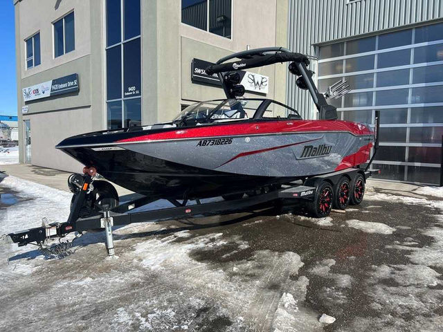 2020 Malibu Boats Wakesetter 25 LSV in Powerboats & Motorboats in Edmonton - Image 2