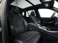 VENDU!!! 2024 BMW X5 xDrive50e Plug-In Hybrid, Manhattan Metallic on Black, M Sport Package, M Sport... (image 9)