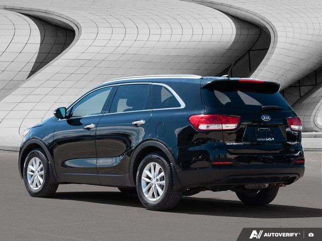 2016 Kia Sorento 2.4L LX | AWD | Heated Seats | Bluetooth in Cars & Trucks in London - Image 3