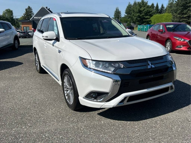 2022 Mitsubishi Outlander PHEV SE S-AWC *Toit, Carplay in Cars & Trucks in Laval / North Shore - Image 3