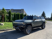 HUMMER EV First Edition Extreme Off-Road package Skid platesr, Rock sliders 35-inch mud-terrain tire... (image 3)