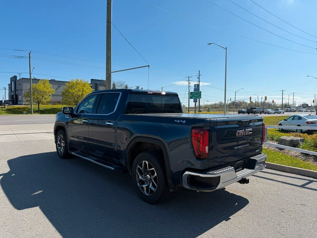 2022 GMC Sierra 1500 SLT | CLEAN CARFAX | TONNEAU | SIDE STEPS in Cars & Trucks in Hamilton - Image 3