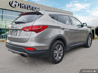 Experience the refined comfort and capable all-wheel drive of this 2016 Hyundai Santa Fe Sport Premi... (image 4)