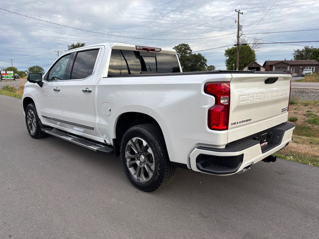2022 CHEVROLET SILVERADO 1500 HIGH COUNTRY 4X4 CREW DIESEL in Cars & Trucks in Belleville - Image 4