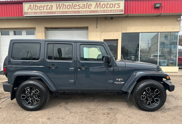 2018 JEEP WRANGLER JK UNLIMITED SAHARA 4X4 WE FINANCE ALL in Cars & Trucks in Edmonton - Image 2