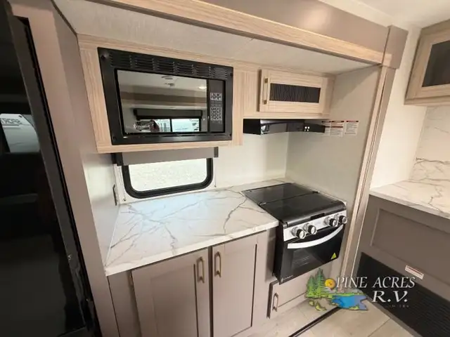 2025 KZ Sportsmen SE 303QBSE in Travel Trailers & Campers in Truro - Image 24