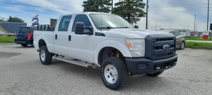 2012 Ford F 250 4x4 - 4 Doors - Tow Package!