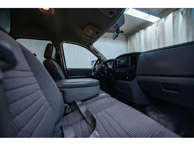 2008 Dodge Ram 3500 4x2 Crew Cab ST Dually Deck HEMI in Cars & Trucks in Calgary - Image 15