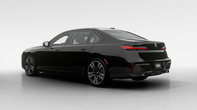 2025 BMW 7 Series 760i xDrive | Premium | Assist. Conduite in Cars & Trucks in City of Montréal - Image 2