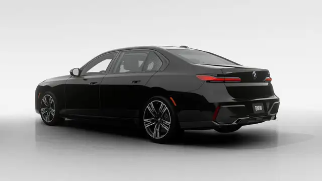 2025 BMW 7 Series 760i xDrive | Premium | Assist. Conduite in Cars & Trucks in City of Montréal - Image 3