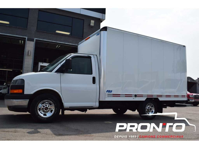 2017 GMC Savana 3500 ** Cube 13 pieds ** V8 4.8L ** Cruise ** in Cars & Trucks in Laval / North Shore - Image 3