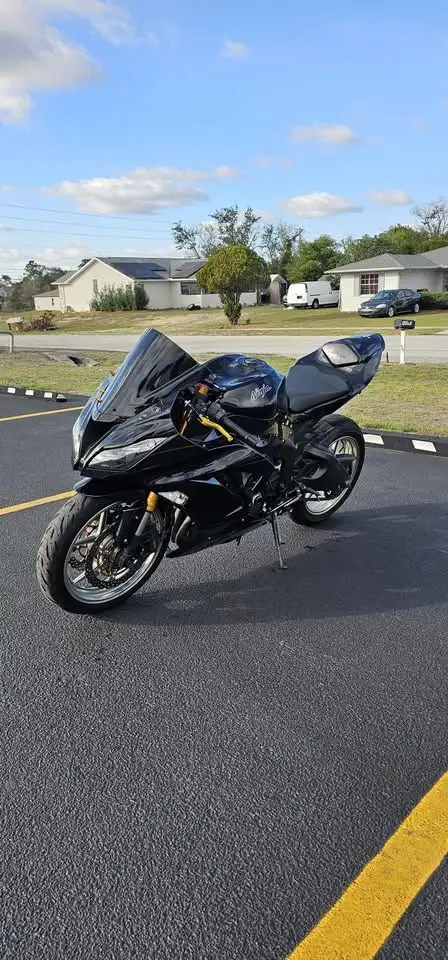 2013 KAWASAKI NINJA ZX-6R 636-BLACK! in Street, Cruisers & Choppers in Edmonton - Image 2
