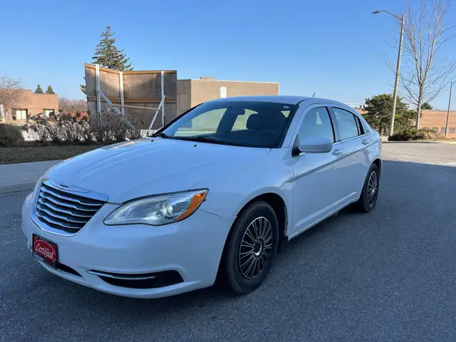 2013 Chrysler 200 LX 4dr Sedan Automatic in Cars & Trucks in Mississauga / Peel Region - Image 3
