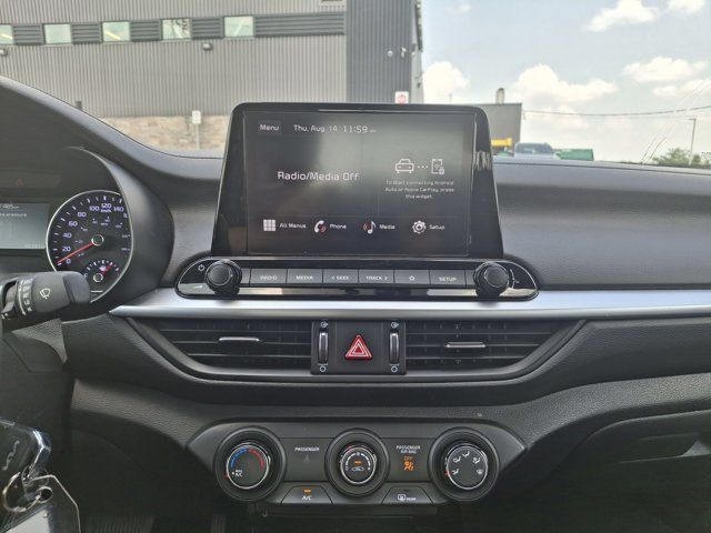 2024 Kia Forte EX | Heated Wheel + Seats | CarPlay + Android in Cars & Trucks in Guelph - Image 4