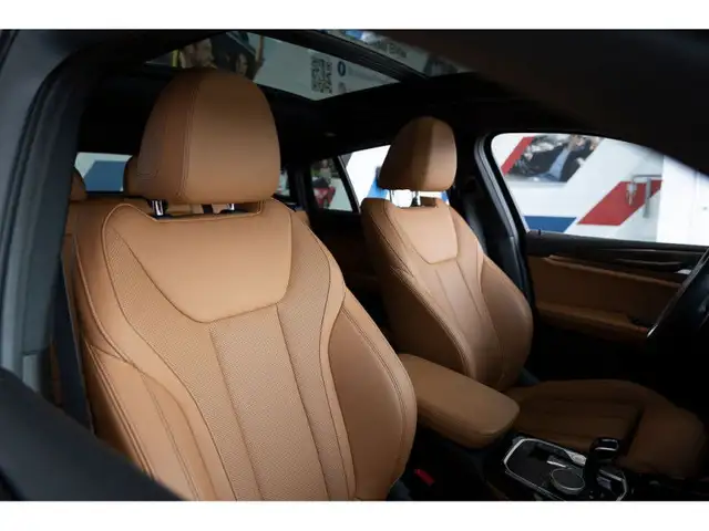 2022 BMW X4 xDrive30i in Cars & Trucks in Vancouver - Image 11