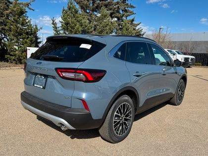 2025 Ford Escape PHEV w/MOONROOF in Cars & Trucks in Edmonton - Image 3