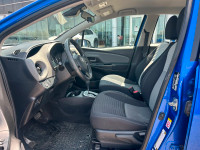 Nouvel Arrivage! La Toyota Yaris LE Hatchback 2019 à cinq portes avec transmission automatique à 4 r... (image 8)