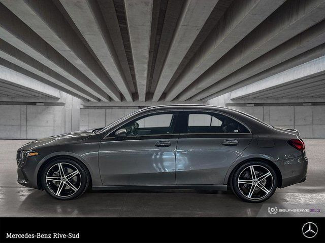 2022 Mercedes-Benz A 220 4MATIC * ENSEMBLE NAVHIGATION | VOLANT  in Cars & Trucks in Longueuil / South Shore - Image 2
