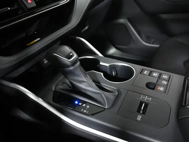 2025 Toyota Highlander XLE No Accident Leather Sunroof Heated Se in Cars & Trucks in Mississauga / Peel Region - Image 22
