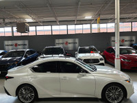 **MONTH-END SPECIAL!** FEATURING : AWD, SUNROOF, HIGHLY EQUIPPED, VERY CLEAN! FINISHED IN WHITE ON M... (image 2)