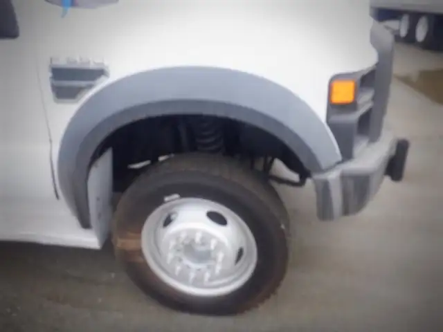 2008 ford F-550 Dump Box 2WD in Heavy Trucks in Richmond - Image 18